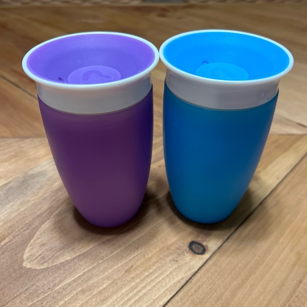 Set of 4 Munchkins Sippy Cups - Picture 2 of 11